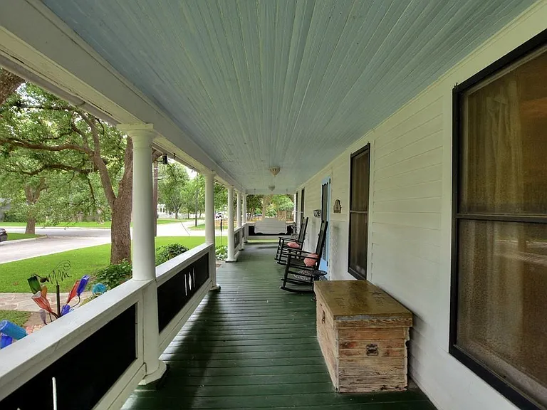 1503 S Elm St — Photo 7