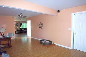 3rd image of 3353 Thornberry Ln