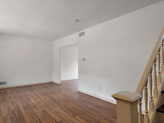 4th image of 1466 W Philadelphia St