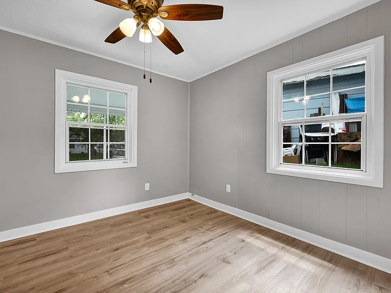 1503 Augusta St — Photo 11
