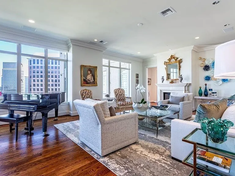 Open plan perfect for entertaining.