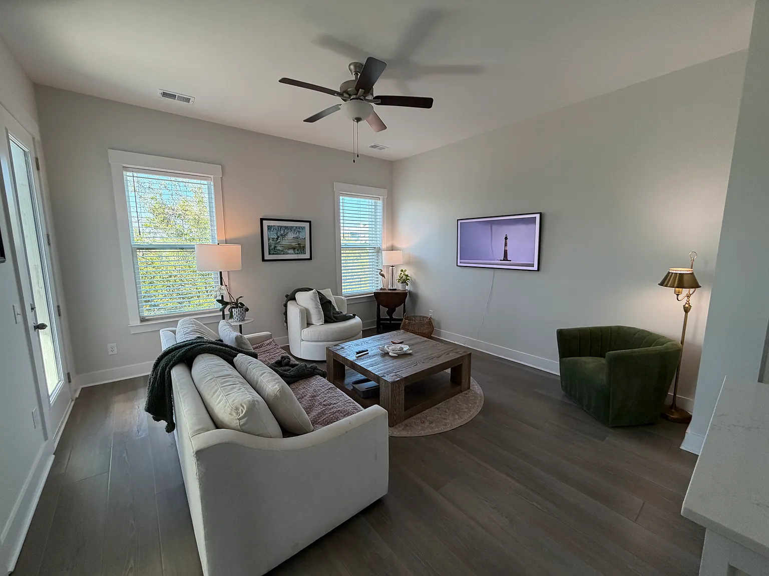 3 bed, 2236 sqft, $5,500 — Photo 3