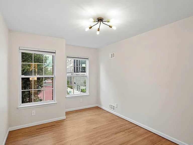 76 Union St #A2 — Photo 4