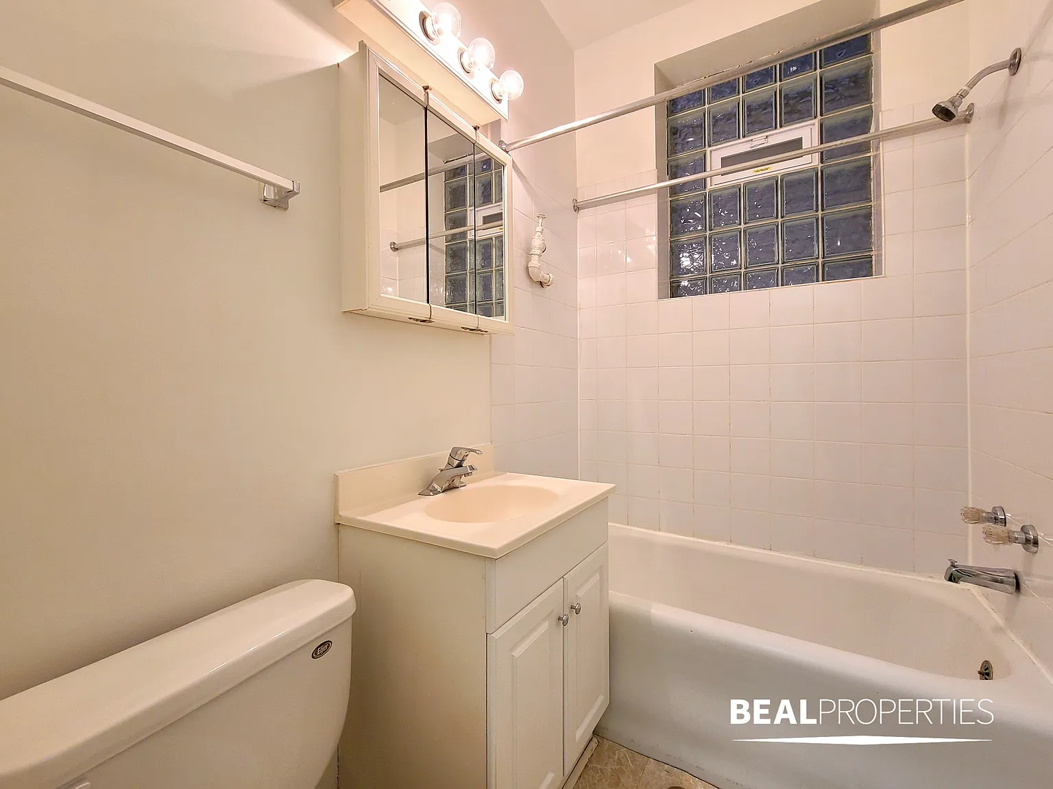 540 W. Wellington — Photo 3