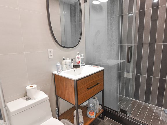 4th image of 152 W 49th St #4FA