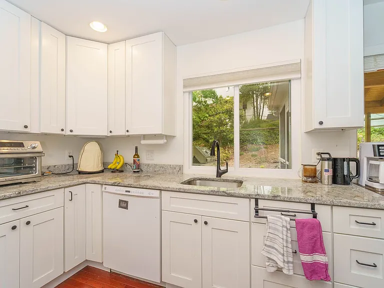 6224 Capella Ave — Photo 7