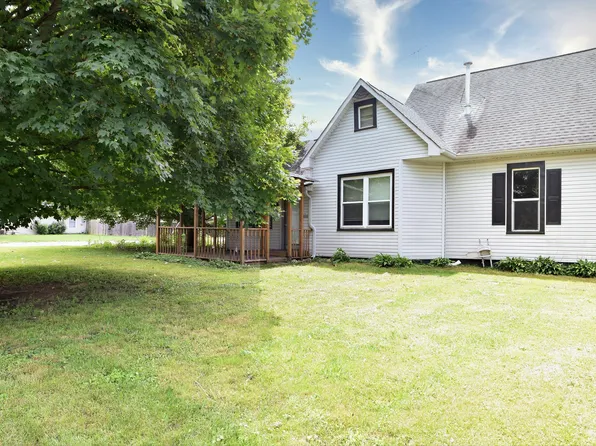 106 S Monroe St, Mooresville, IN 46158