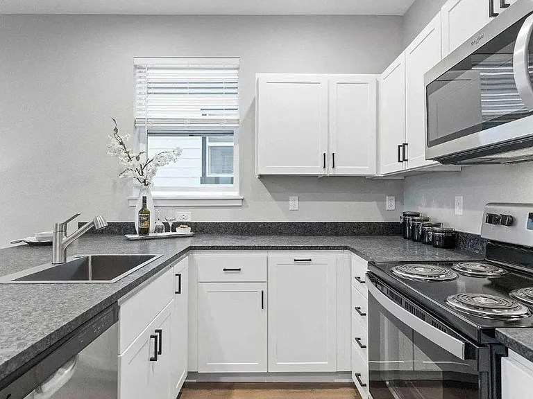 2434 Strong Heights Ln SE — Photo 10