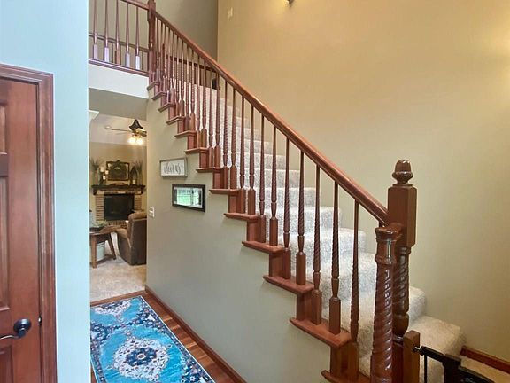 3rd image of 9957 Shady Oaks Ln