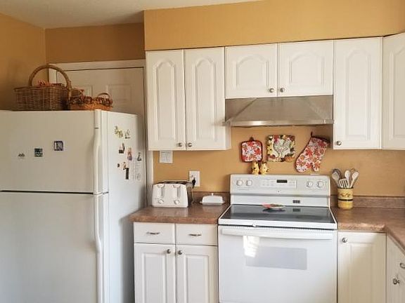 5th image of 9315 Maryland St