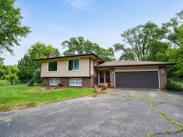 3914 Raycraft Rd, Woodstock, IL 60098