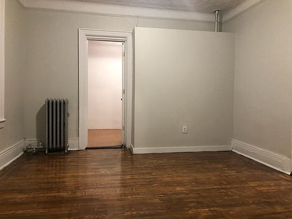 5th image of 2241 Sedgwick Ave #1R