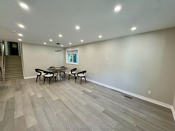 2nd image of 19 Waring Ct