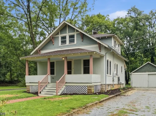 11 1st St, Califon, NJ 07830