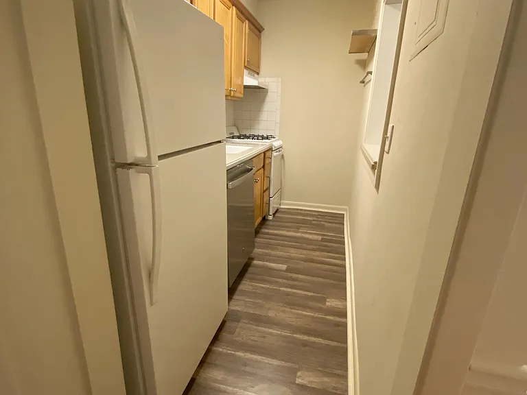 2805 NE Expy NE #C14 — Photo 3