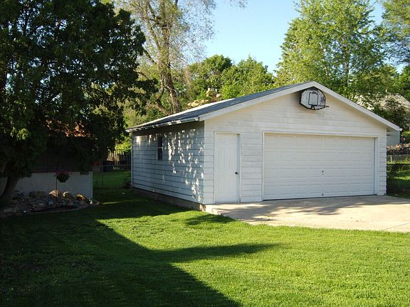 2.5 detached + 14'x7' shed