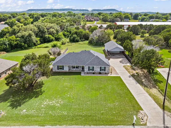 4000 Goliad Dr, Granbury, TX 76048