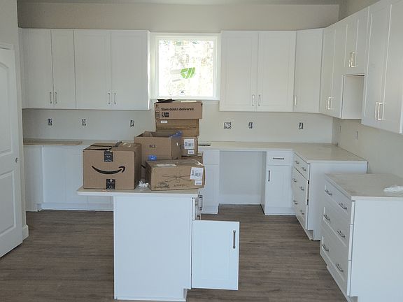 2nd image of 320 Avenue D