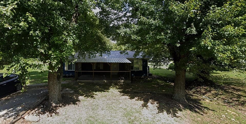1st image of 121 Plum St