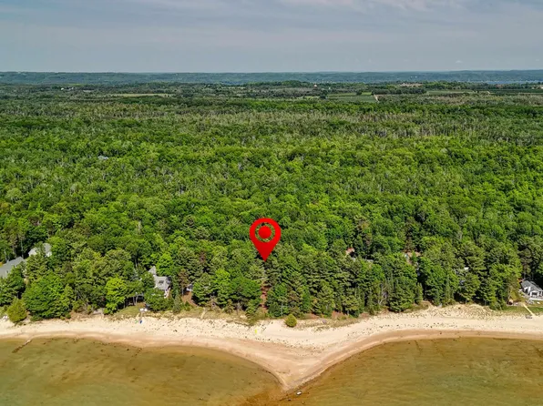 376 S Golden Beach Dr, Kewadin, MI 49648