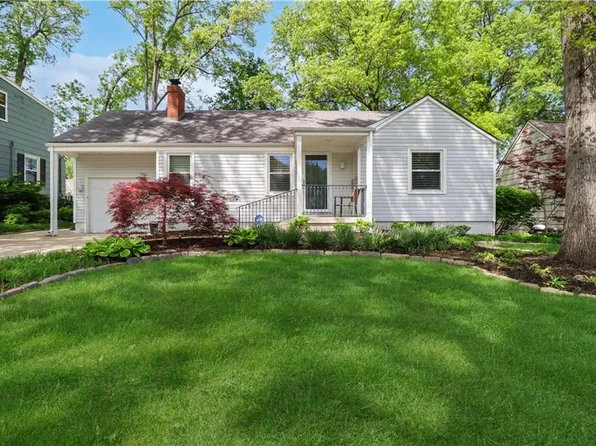 3912 W 68th St, Prairie Village, KS 66208
