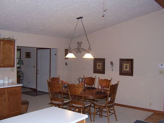 Eat-in Kitchen
