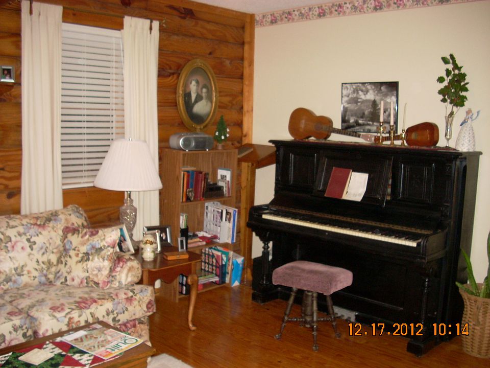 3rd bedroom as living room
