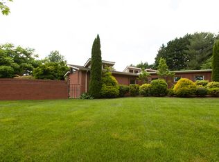 23 Rivoli Blvd, Hendersonville, NC 28739