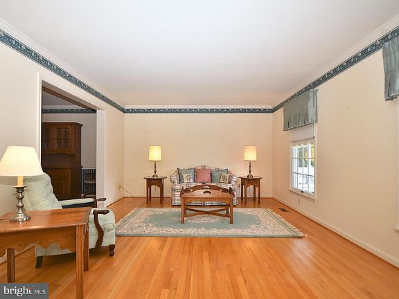 5th image of 1610 Lynndale Ct