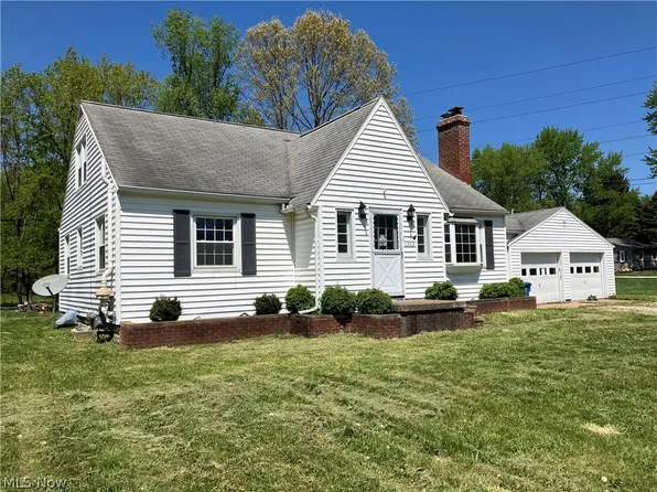 1945 Killian Rd, Akron, OH 44312