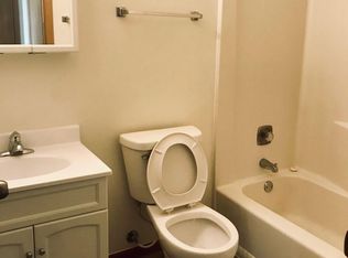 400 Monitor St APT 15, La Crosse, WI 54603