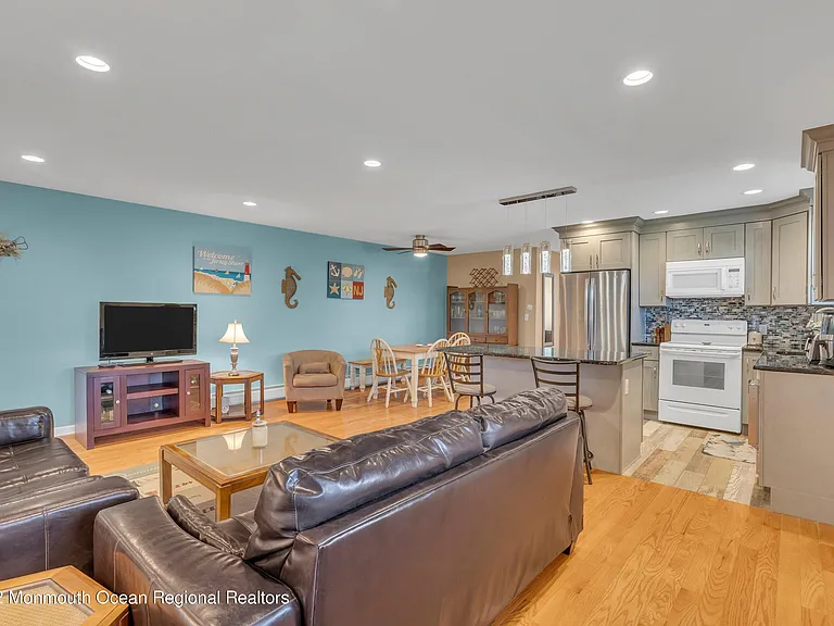 113 Wharfside Dr — Photo 10