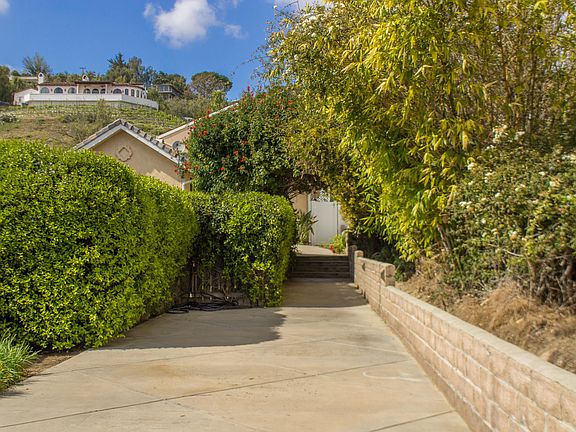 3rd image of 72 San Miguel Dr