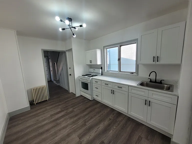 342 Long Ave — Photo 10