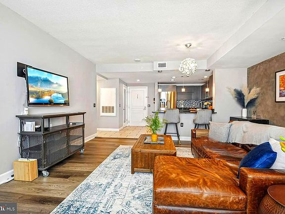 4th image of 2451 Midtown Ave APT 1521