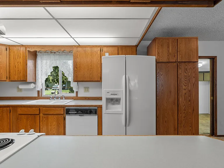630 Bender Ln — Photo 6