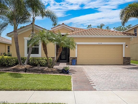 2nd image of 2528 Laurentina Ln