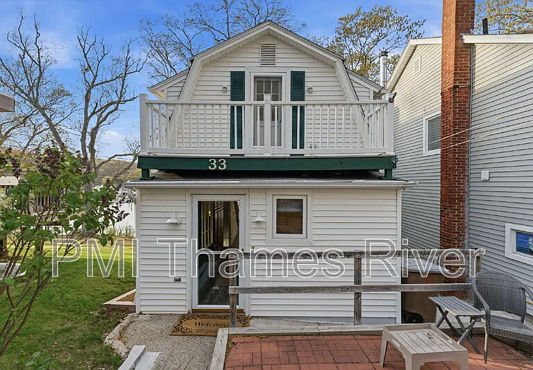 33 Laurel St — Photo 1