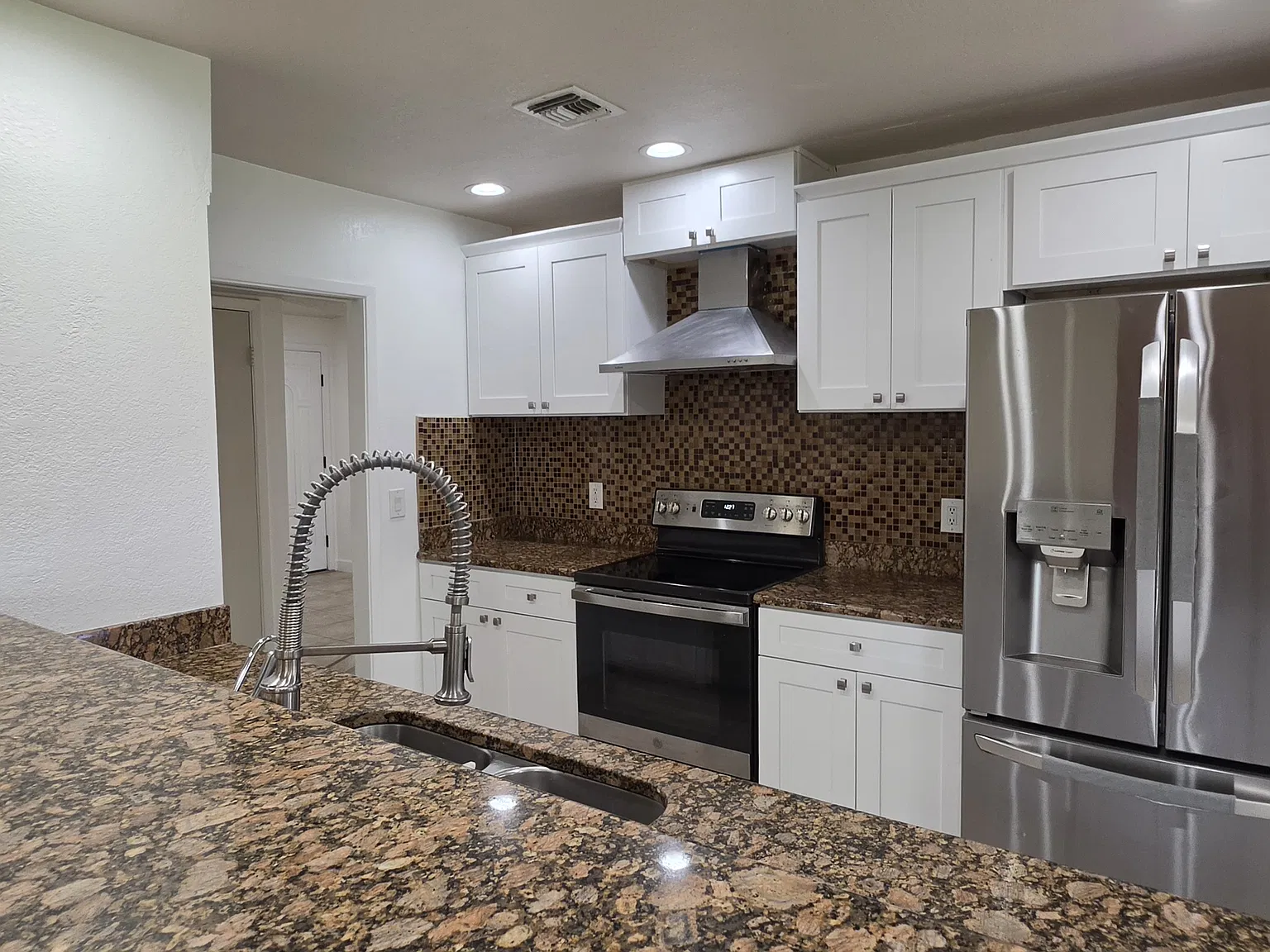 4 bed, 2246 sqft, $2,200 — Photo 1