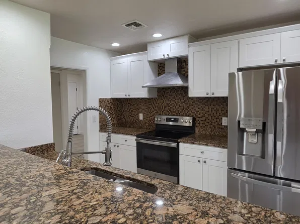5201 W Royal Palm Rd, Glendale, AZ 85302