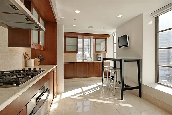 Rented by Compass | media 18