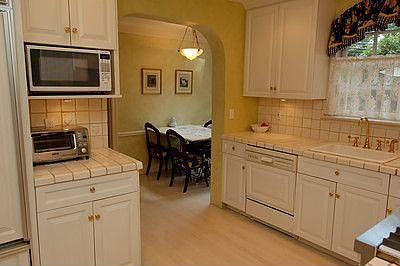4th image of 120 Voorhis Ave