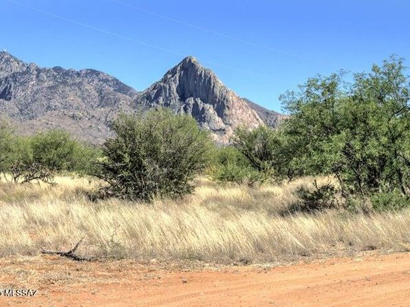 225 W Hawk Way, Amado, AZ 85645