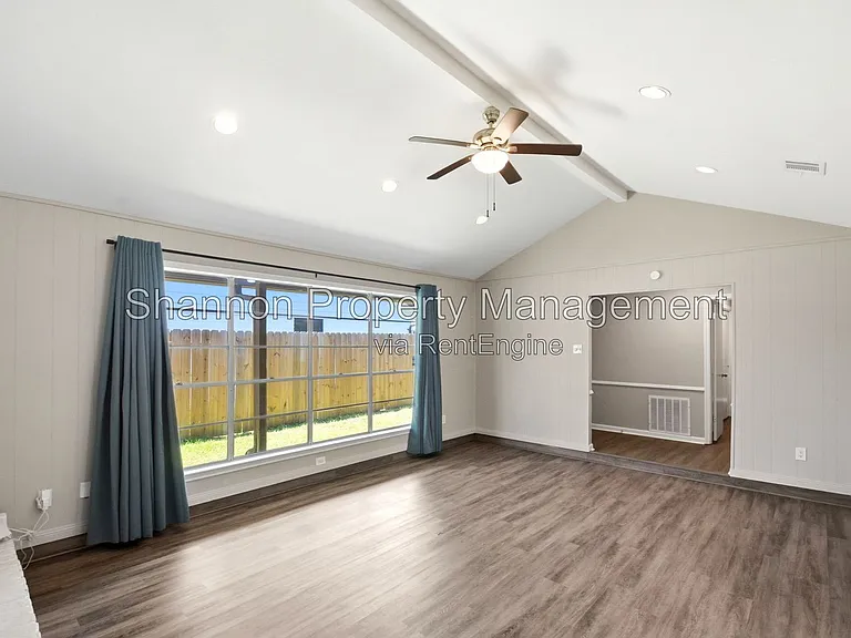 6215 Autumn Arbor Dr — Photo 10