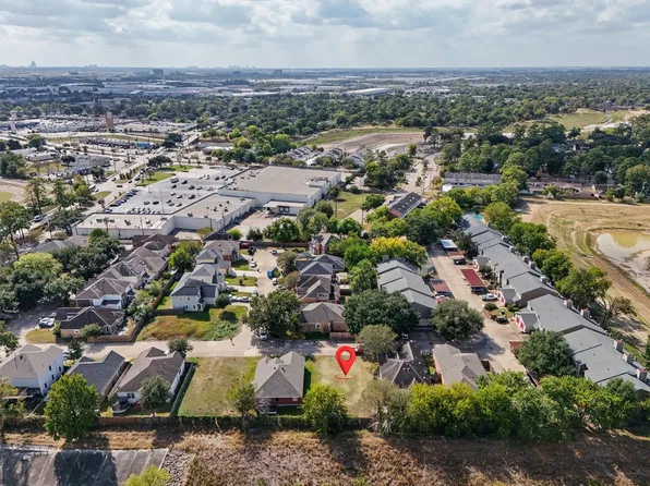 4444 Victory Dr, Houston, TX 77088