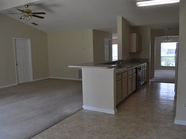 89 Berkshire Ln — Photo 7
