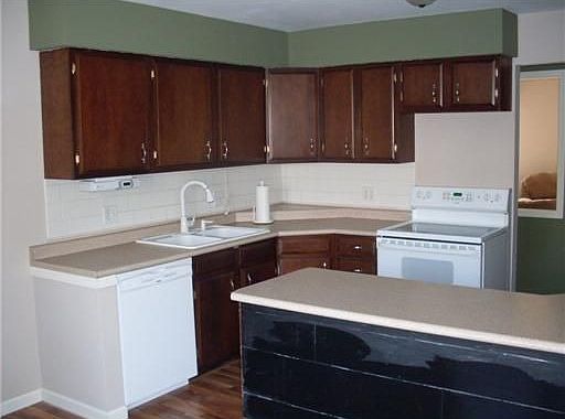 2nd image of 1080 Cress Pkwy