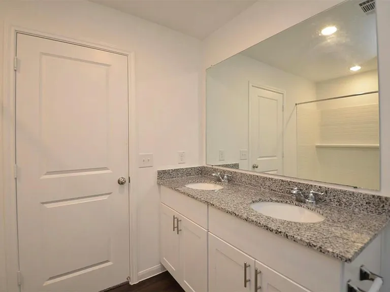 16439 Big Hickory Dr — Photo 15