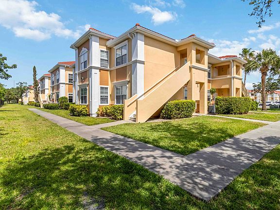 4th image of 1010 Villagio Cir Unit 202