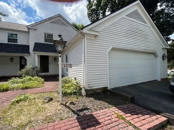 4375 Devonshire Dr, Youngstown, OH 44512